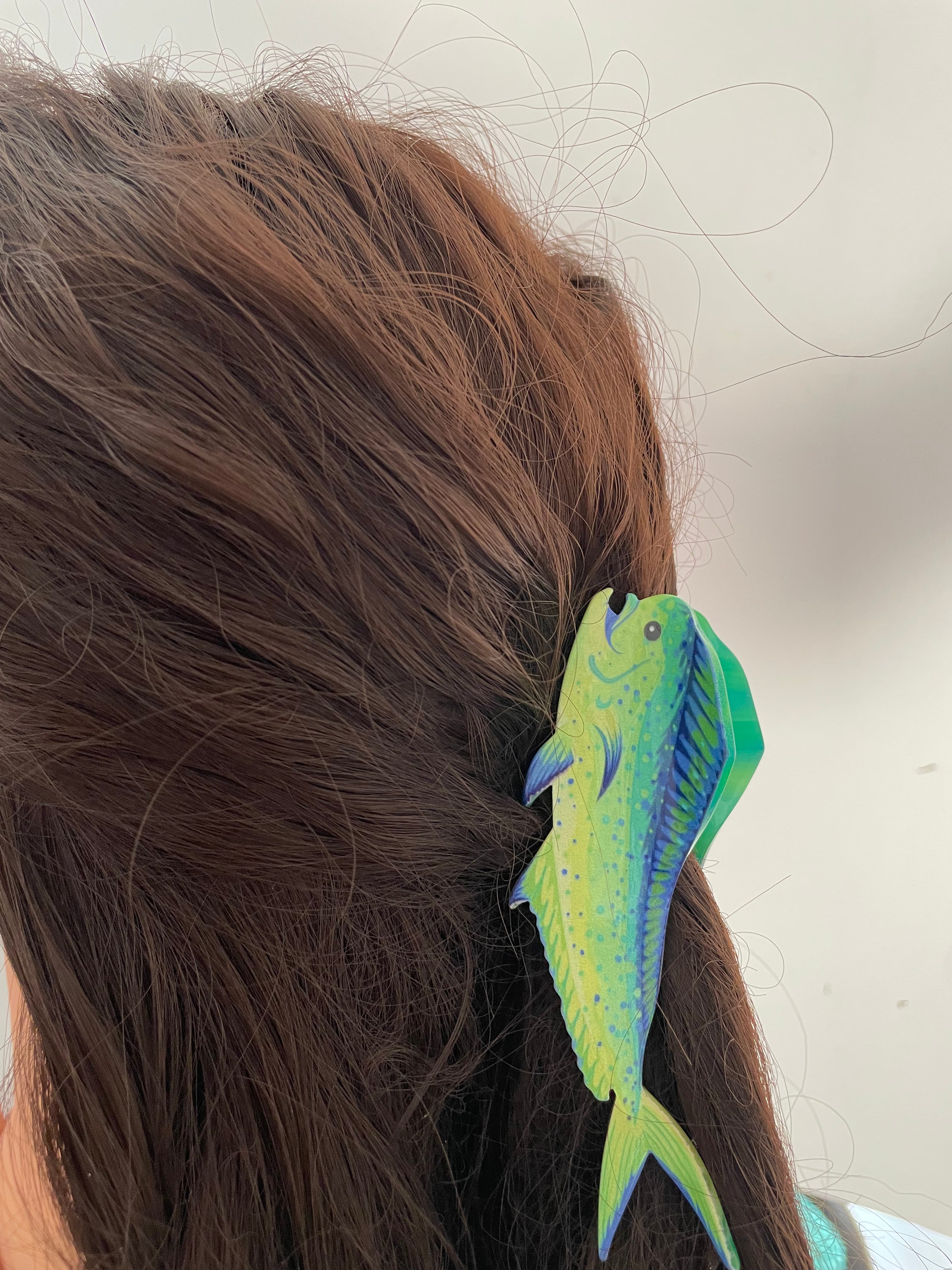 Common dolphinfish hair claw