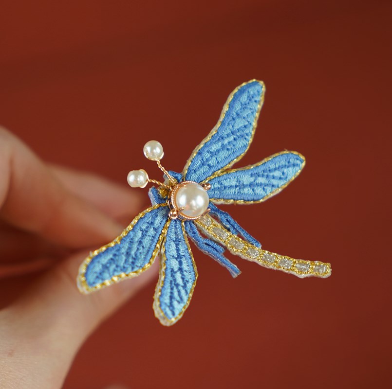 Dragonfly clip