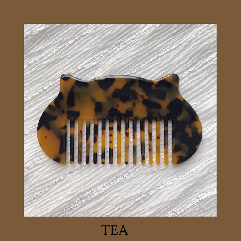THE NAMEPLATE CUSTOMIZED COMB