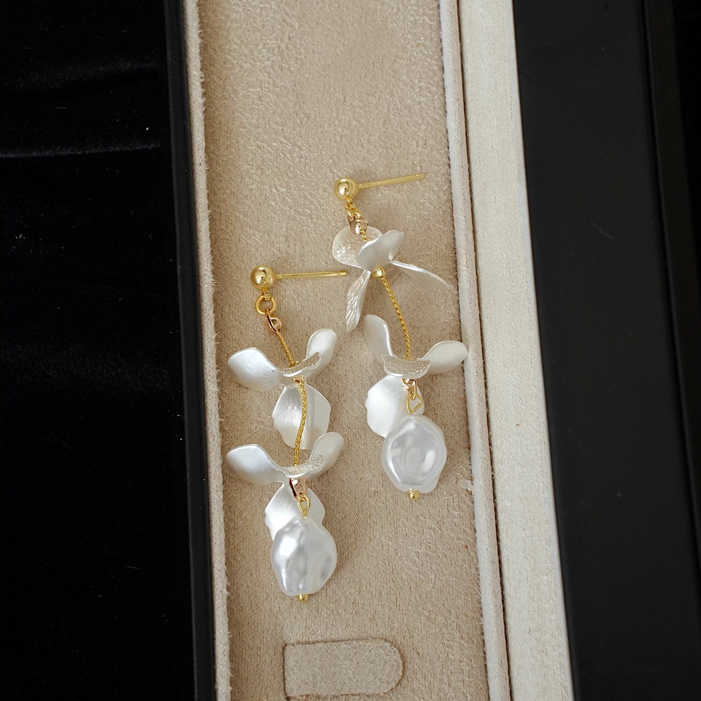 Flower Pearl Earrings