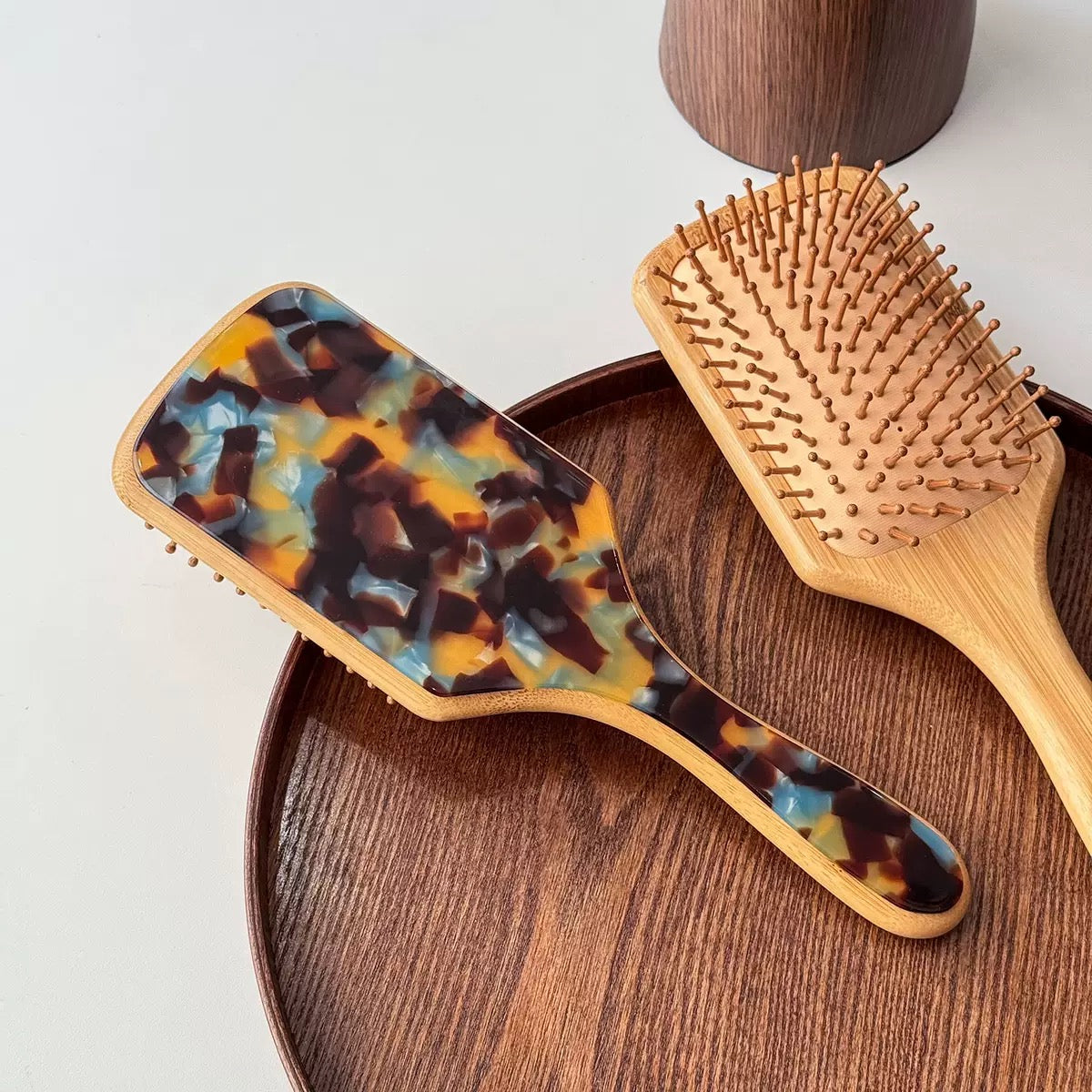 THE CUSTOMIZED PADDLE BRUSH