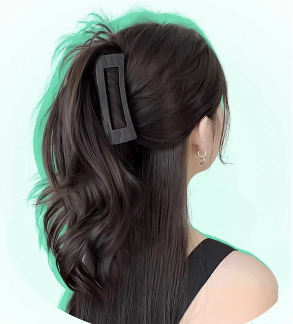 Shark claw with curling ponytail