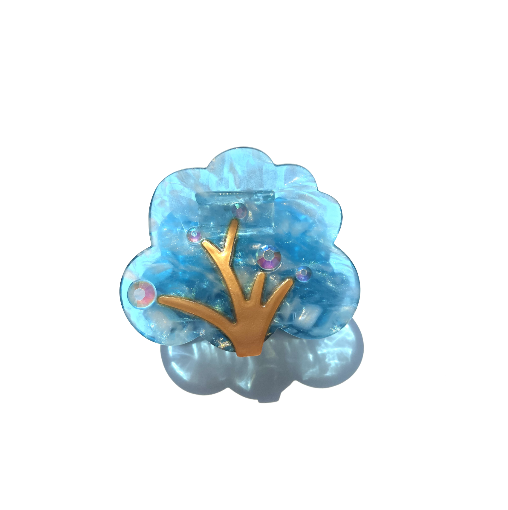 Lake blue tree claw