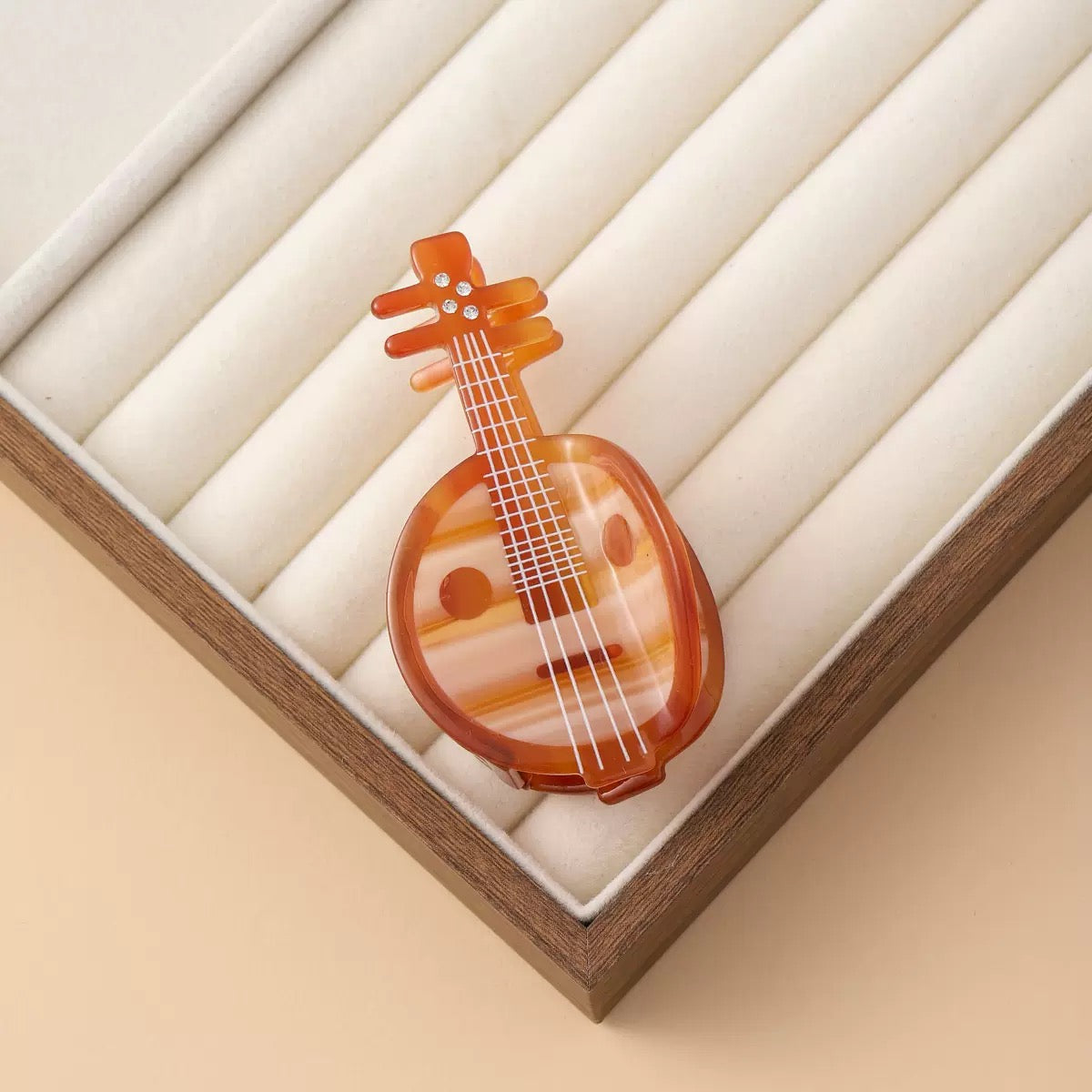 Classical musical hair claw