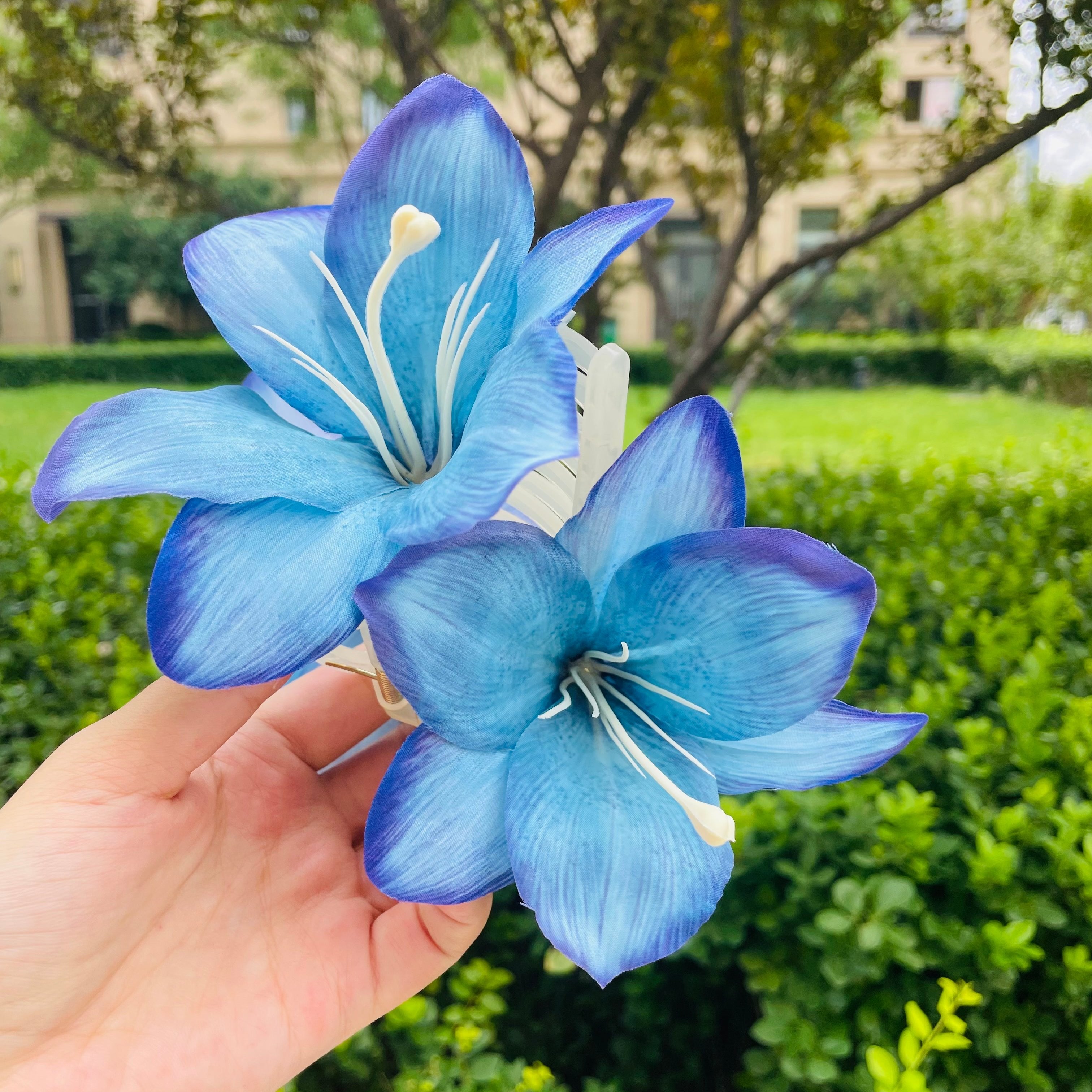 beautiful blue lily hair claw